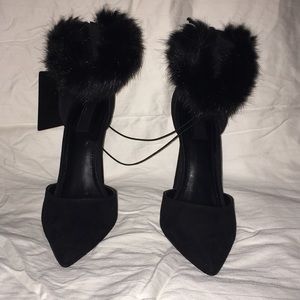 Black faux fur pointed heel